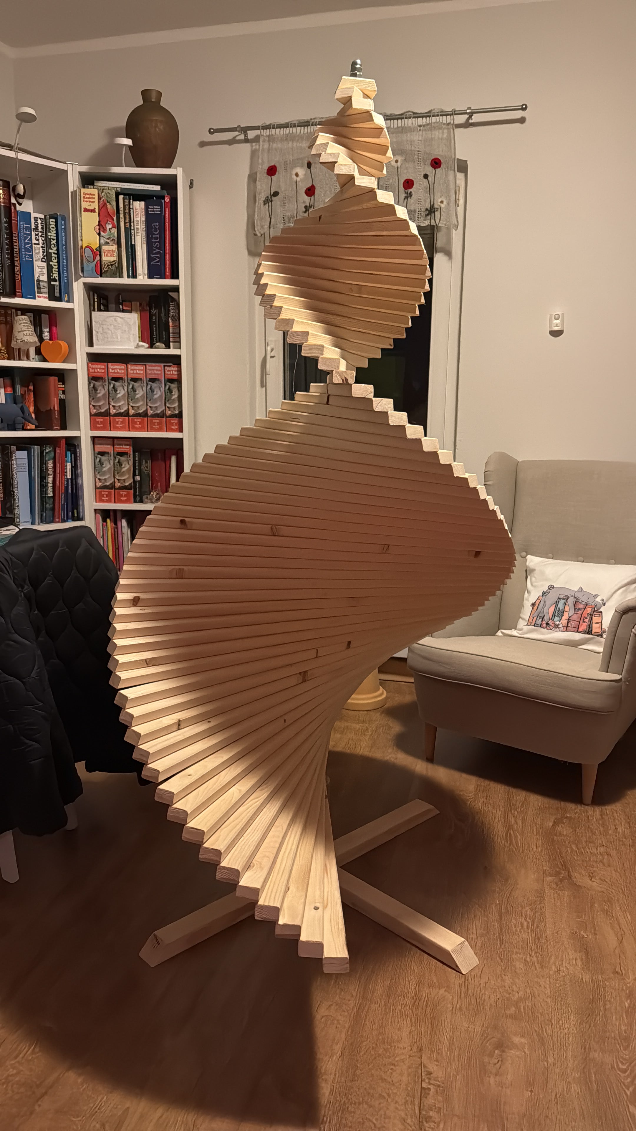 Spiral-Weihnachtsbaum aus Holz – Nachhaltige Deko in 120–200 cm Höhe