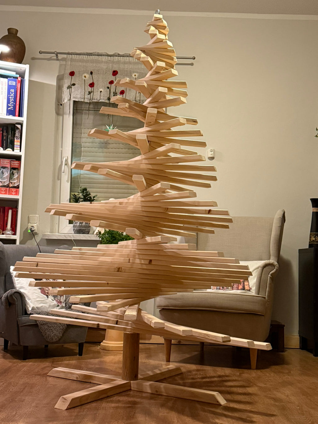 Spiral-Weihnachtsbaum aus Holz – Nachhaltige Deko in 120–200 cm Höhe