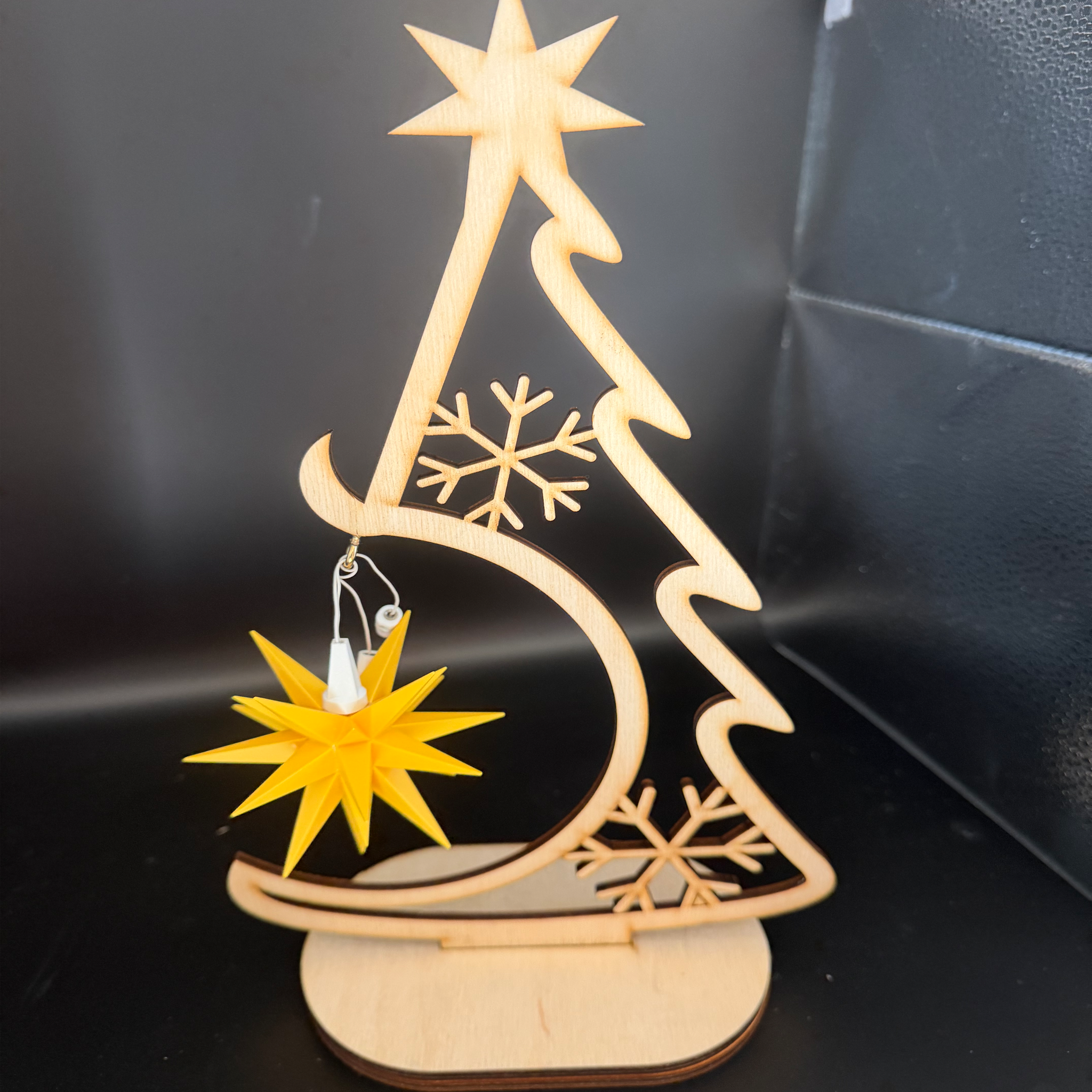 Weihnachtsbaum-Ornament „Sternenglanz“ – Holzdeko mit Haken für Deko