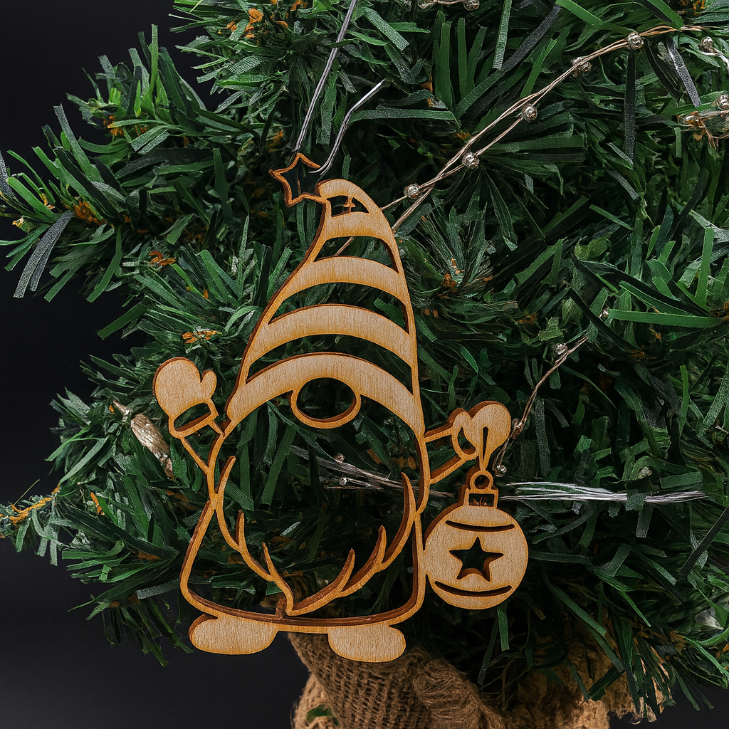 Wichtelzauber – Holzornament für den Weihnachtsbaum